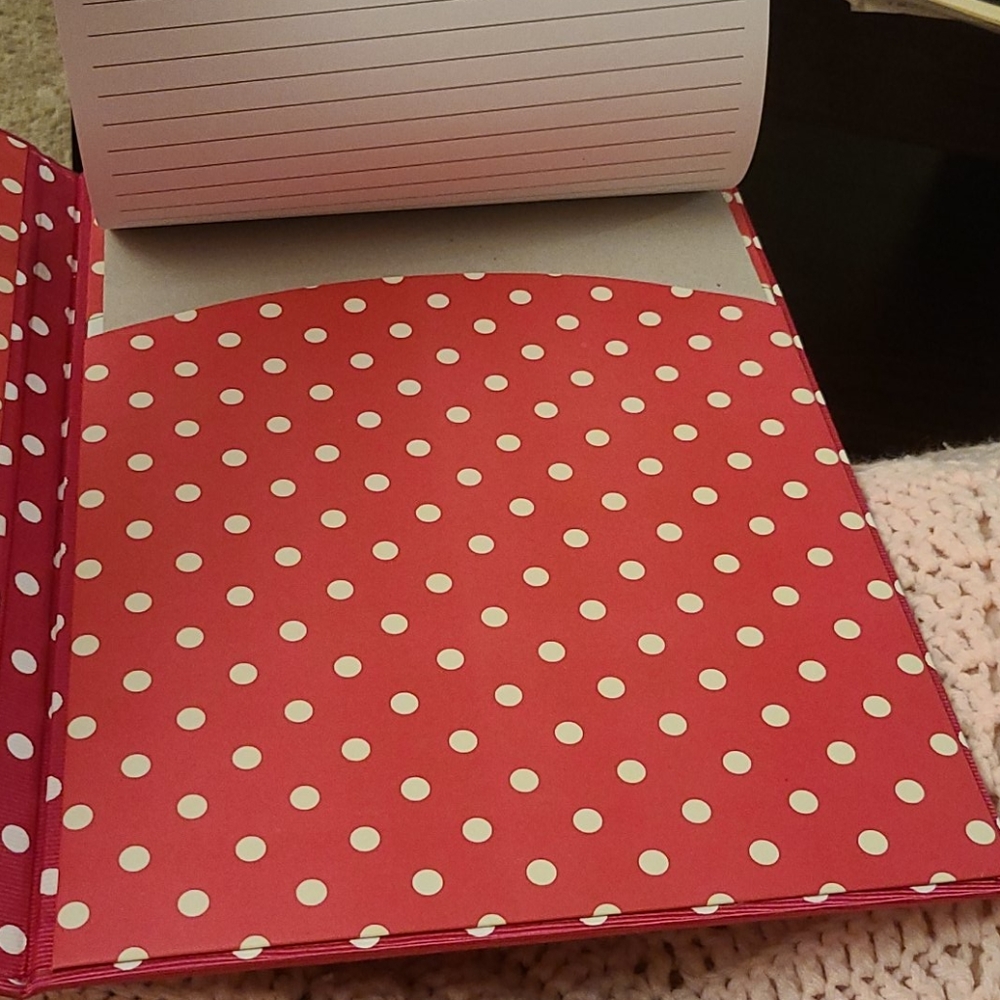 "G" Notepad Portfolio - Picture 4 of 6